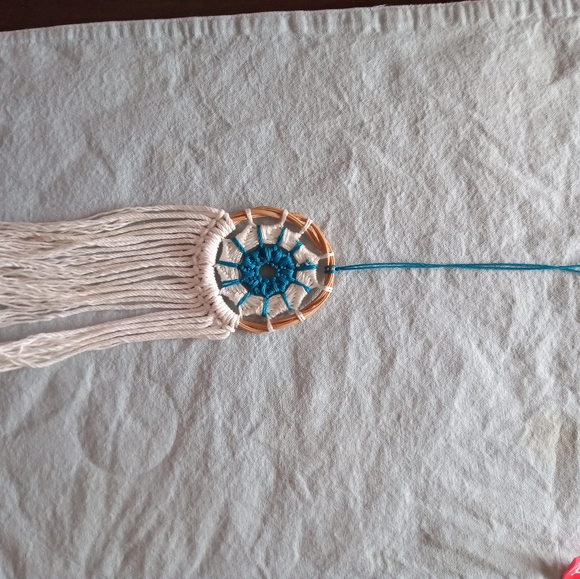 Macrame dreamcatcher - Picture 9 of 11